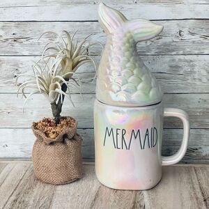 NWT Adorable Rae Dunn "MERMAID” White Iridescent Ceramic Mug & Mermaid Tail Lid